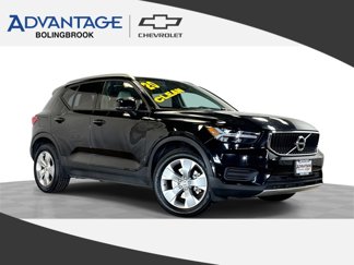Used 2020 Volvo XC40 T5 Momentum image 1