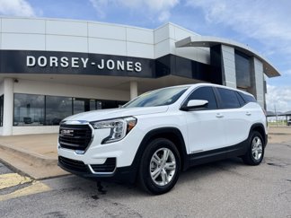 Used 2024 GMC Terrain SLE image 1