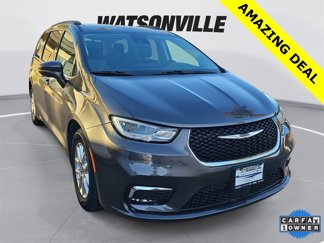 Used 2022 Chrysler Pacifica Touring-L image 1