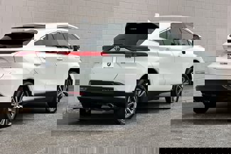 Used 2021 Toyota Venza LE video 2