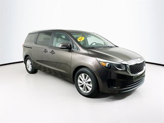 Used 2017 Kia Sedona LX w/ LX Essentials Premium Package image 1