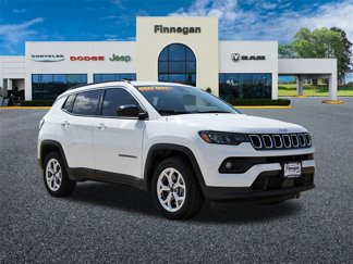 Used 2025 Jeep Compass Latitude image 1