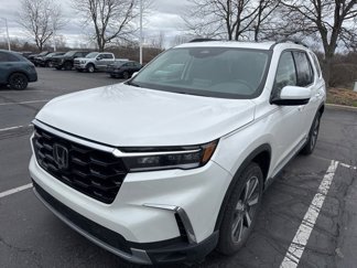 Certified 2024 Honda Pilot Touring image 1
