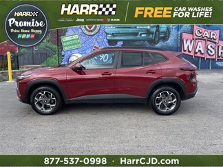 Used 2025 Chevrolet Trax LT w/ Driver Confidence Package image 1