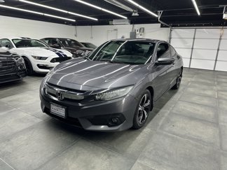 Used 2017 Honda Civic Touring image 1