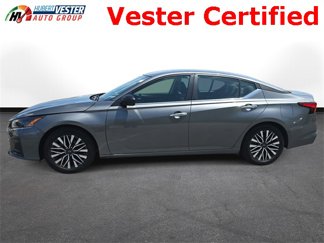 Used 2024 Nissan Altima 2.5 SV image 1