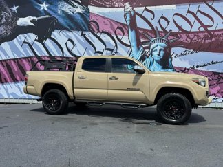 Used 2016 Toyota Tacoma Limited image 1
