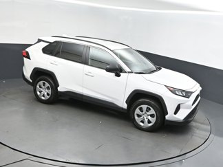 Used 2020 Toyota RAV4 LE video 1