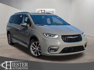 New 2025 Chrysler Pacifica Pinnacle image 1