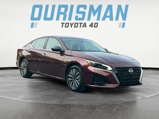 Used 2025 Nissan Altima 2.5 SV image 1