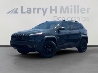 Used 2017 Jeep Cherokee Trailhawk image 1