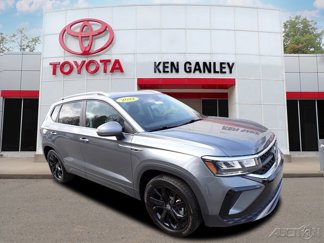 Used 2022 Volkswagen Taos SE image 1