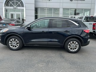Used 2021 Ford Escape SE w/ Cold Weather Package image 1