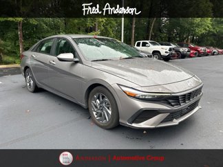 Used 2024 Hyundai Elantra SEL image 1