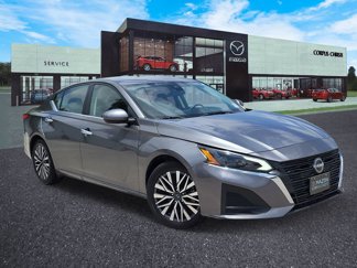 Used 2023 Nissan Altima 2.5 SV image 1