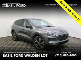 Used 2022 Ford Escape SE w/ SE Sport Appearance Package image 1