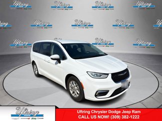 Used 2023 Chrysler Pacifica Touring-L image 1
