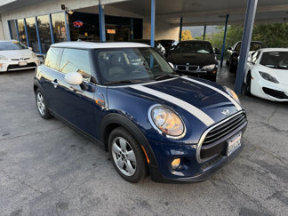 Used 2018 MINI Cooper 2-Door Hardtop image 1