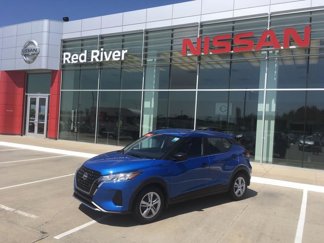 Used 2025 Nissan Kicks Play S image 1