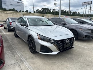 Used 2023 Nissan Altima 2.5 SR image 1