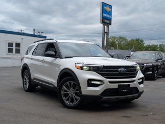 Used 2022 Ford Explorer XLT w/ Equipment Group 202A image 1