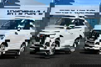 Used 2019 Audi Q3 2.0T Premium Plus w/ Premium Plus Package image 1