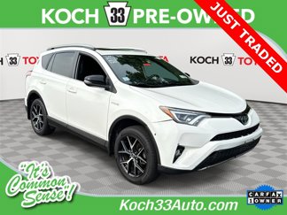 Used 2018 Toyota RAV4 SE image 1