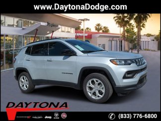 New 2025 Jeep Compass Latitude image 1