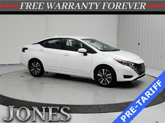New 2025 Nissan Versa SV w/ Trunk Package image 1