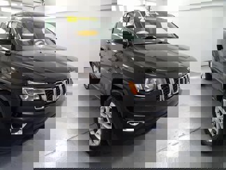 Certified 2021 Jeep Grand Cherokee Laredo X image 1