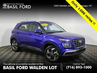 Used 2024 Hyundai Venue Limited image 1