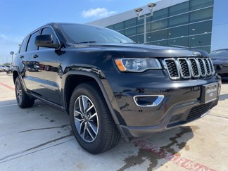 Used 2020 Jeep Grand Cherokee Laredo w/ Laredo X Package image 1