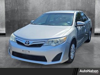 Used 2013 Toyota Camry LE image 1