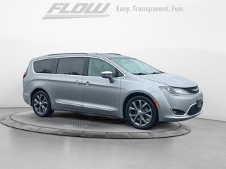 Used 2017 Chrysler Pacifica Limited video 1