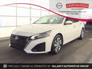 Used 2023 Nissan Altima 2.5 S image 1