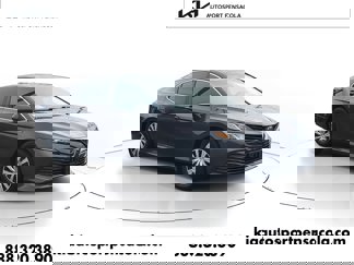 Used 2020 Toyota Camry LE image 1