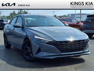 Used 2023 Hyundai Elantra SEL image 1