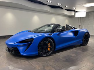 Used 2025 McLaren Artura Spider image 1