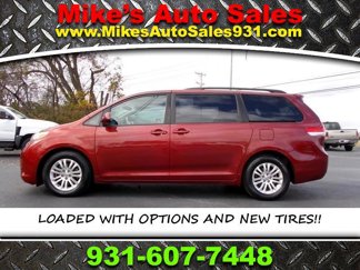 Used 2011 Toyota Sienna XLE image 1