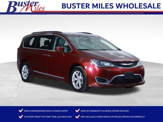 Used 2017 Chrysler Pacifica Touring-L w/ Tire & Wheel Group image 1