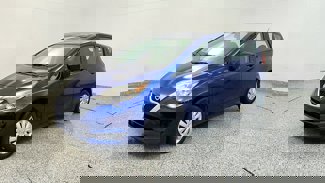 Used 2019 Nissan Versa Note SV image 1