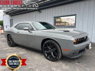 Used 2018 Dodge Challenger SXT image 1