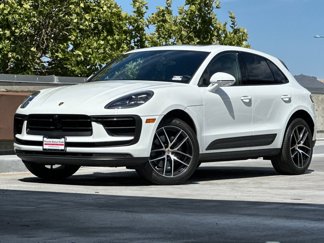 Certified 2025 Porsche Macan image 1