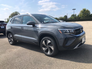 New 2024 Volkswagen Taos SE image 1