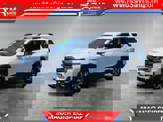 Used 2023 GMC Acadia SLT image 1