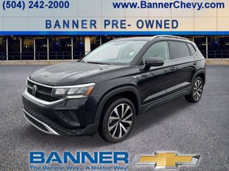 Used 2024 Volkswagen Taos SE w/ MDO Package image 1