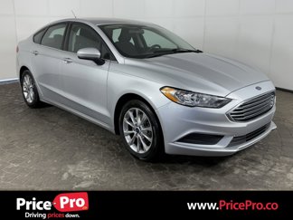 Used 2017 Ford Fusion SE w/ Fusion SE Technology Package image 1