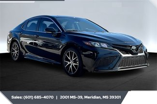 Used 2023 Toyota Camry SE image 1