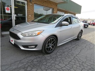 Used 2015 Ford Focus SE w/ SE Ecoboost Package image 1