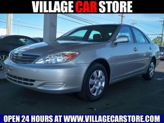 Used 2004 Toyota Camry LE image 1